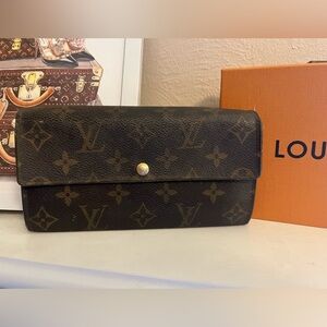 🔥SALE🔥Authentic Louis Vuitton Monogram Long Wallet